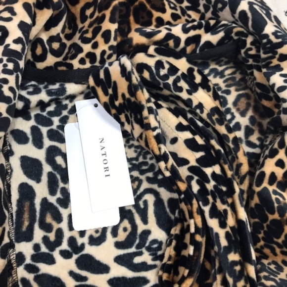 Natori Leopard Print Waist Tie Robe - Picture 3 of 5